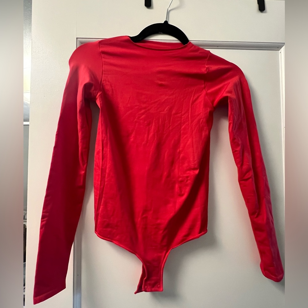 SKIMS Essential Crew Neck Long Sleeve Bodysuit Red S/M